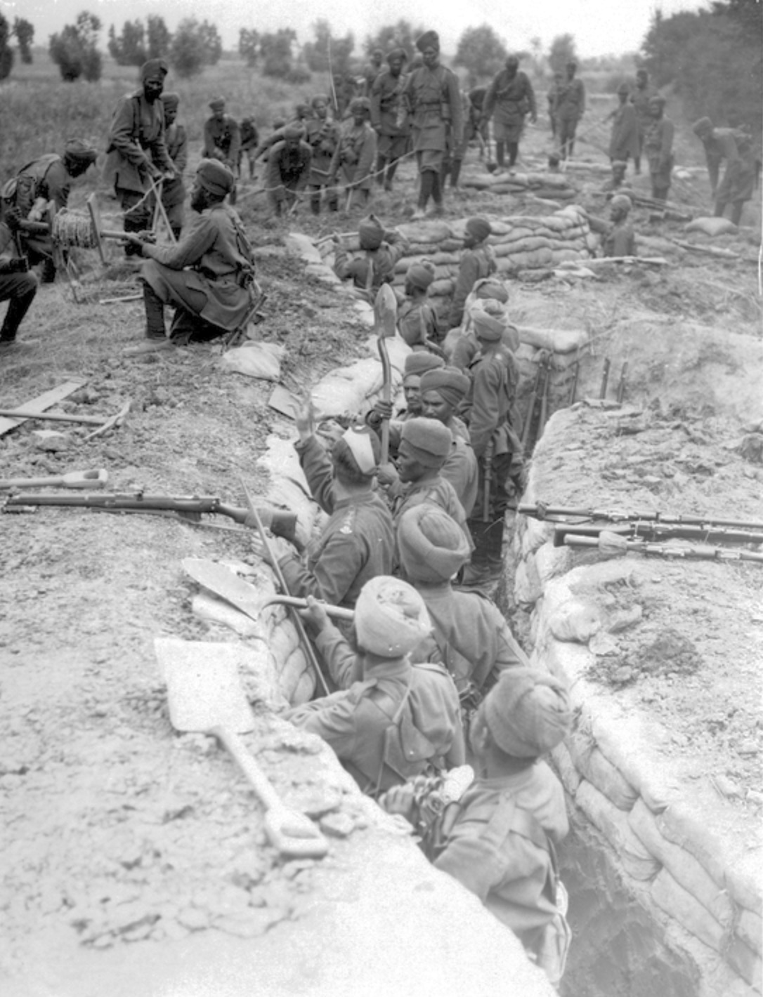 Indian infantry digging trenches, Fauquissart, France August 
